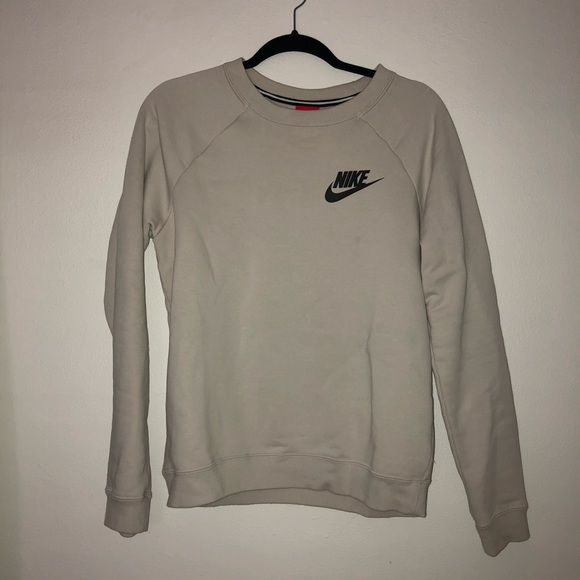 Nike Tops - Nike Sweatshirt Nike Tops - Nike Sweatshirt